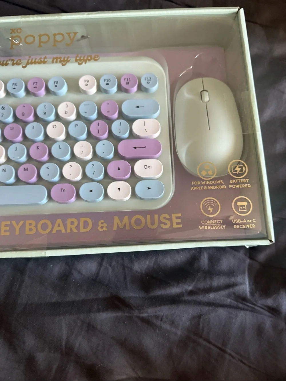 Poppy Pastel Wireless Keyboard & Mouse Set NWT Color is like a mint green